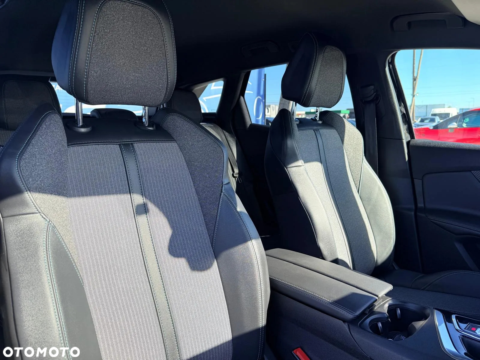 Peugeot 3008 1.2 PureTech mHEV Allure Pack S&S e-DCS6 - 18