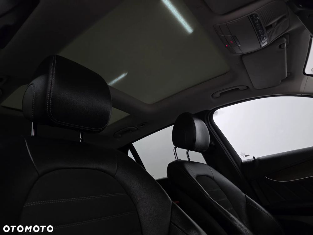 Mercedes-Benz GLC 220 d 4Matic 9G-TRONIC AMG Line Plus - 29
