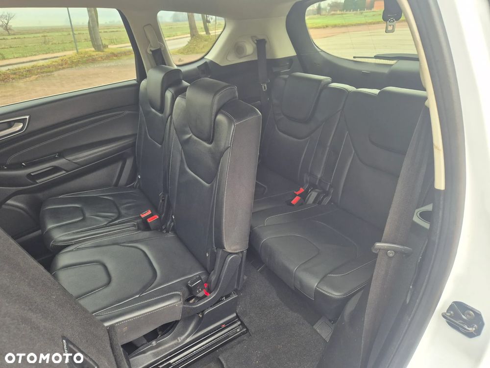 Ford S-Max 2.0 TDCi 4WD Titanium - 24