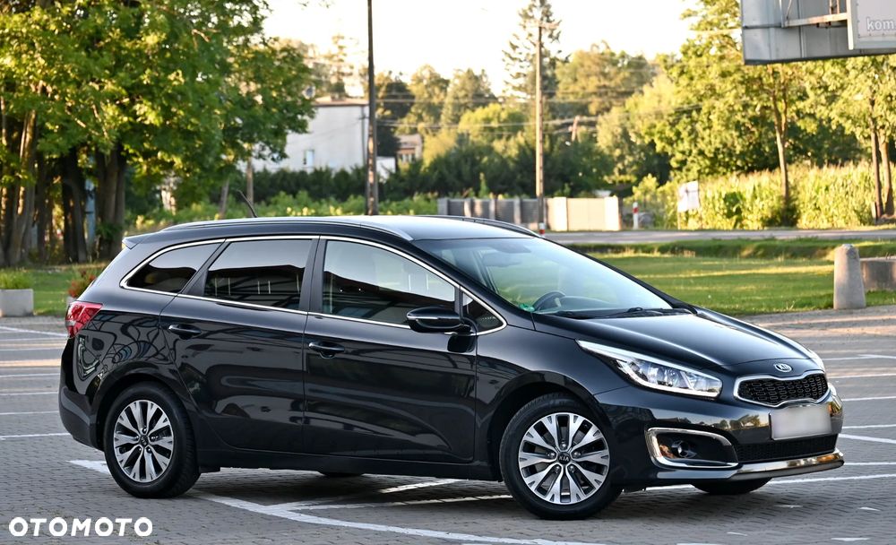 Kia Ceed 1.6 GDI ISG Spirit - 10