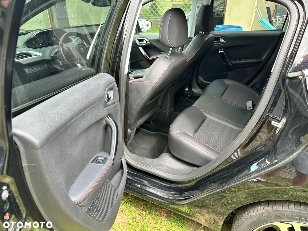 Peugeot 208 - 28