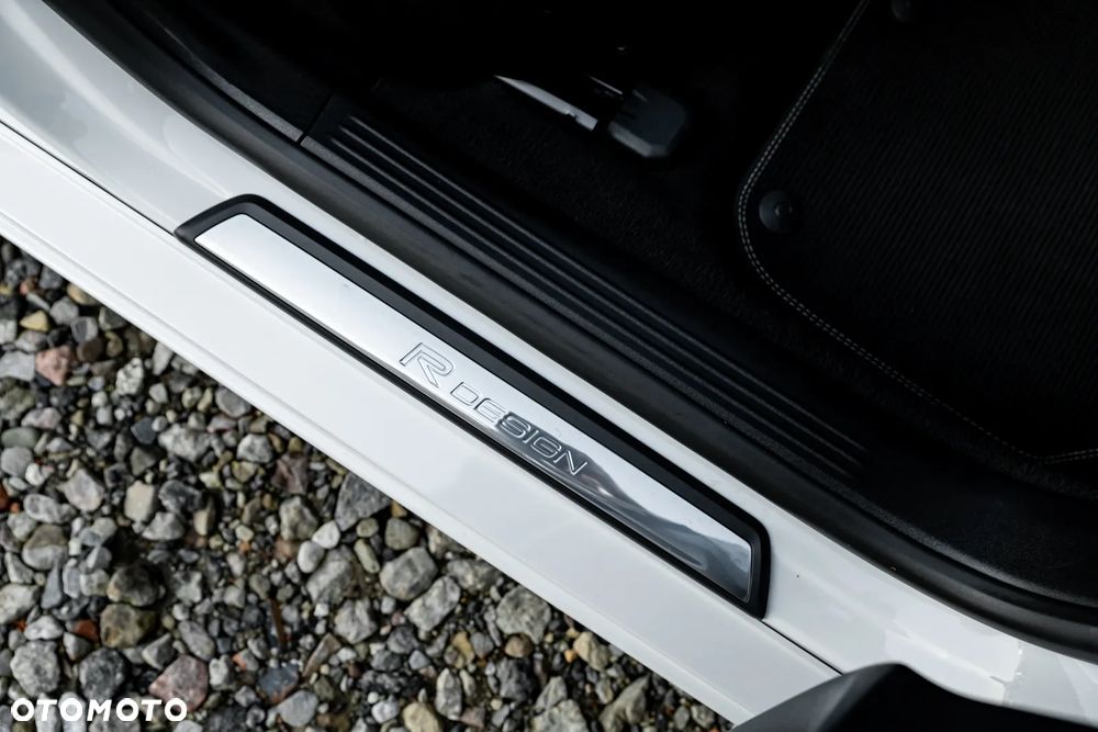 Volvo V40 D3 Geartronic RDesign - 28