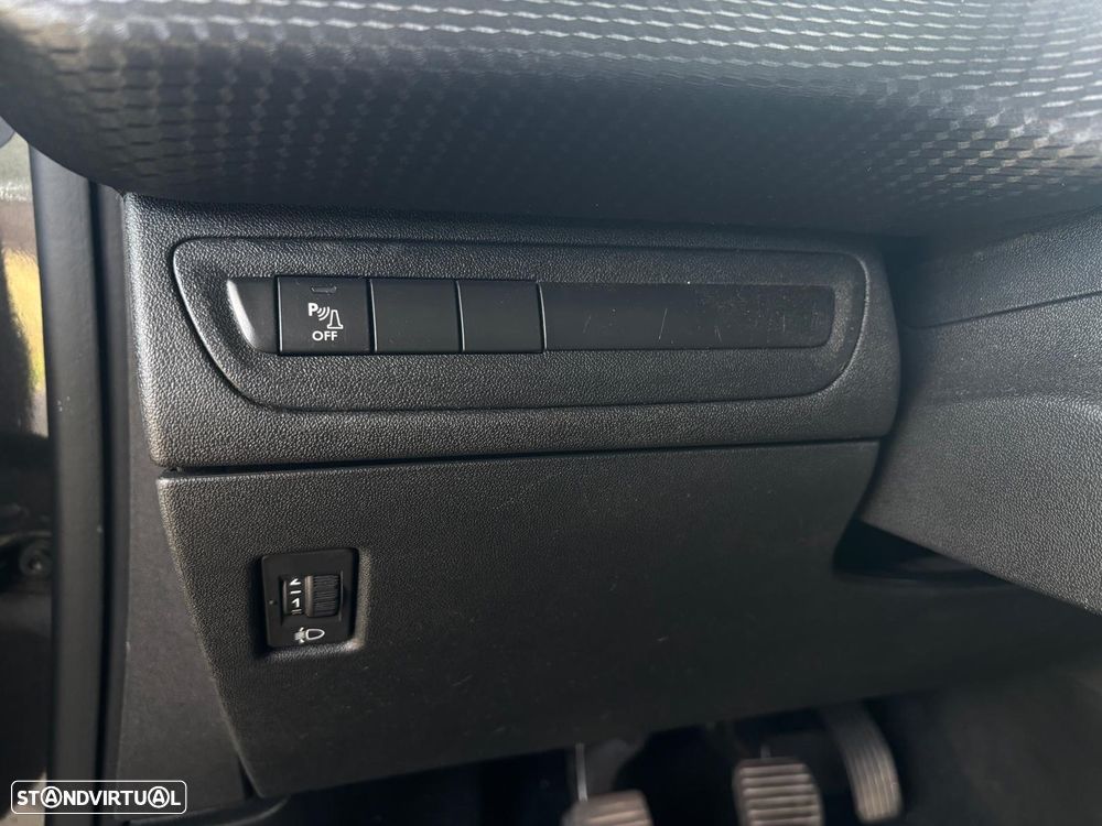 Peugeot 2008 PureTech 82 Allure - 19