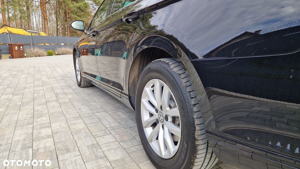 Volkswagen Passat - 11