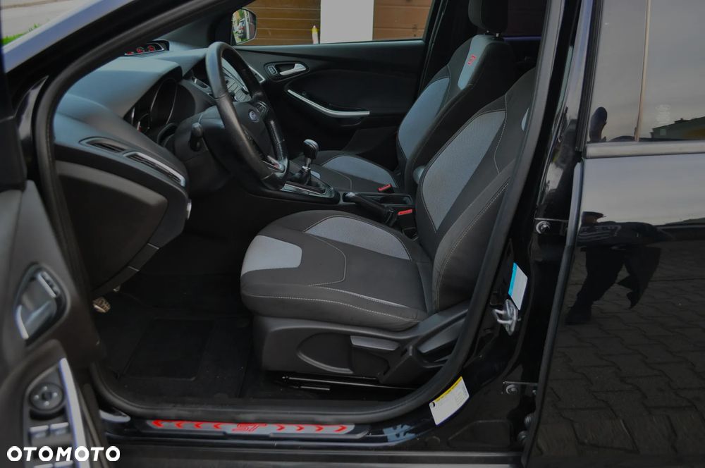 Ford Focus 2.0 EcoBoost ST - 21