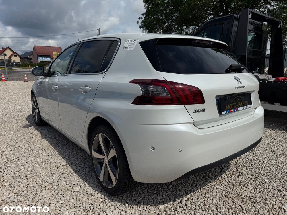 Peugeot 308 - 4