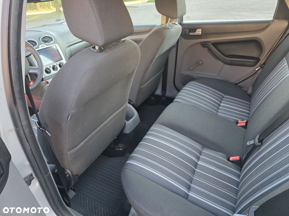 Ford Focus 1.6 Trend - 6