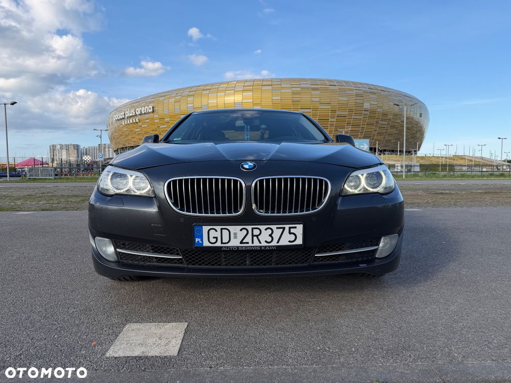 BMW Seria 5 525d xDrive - 15