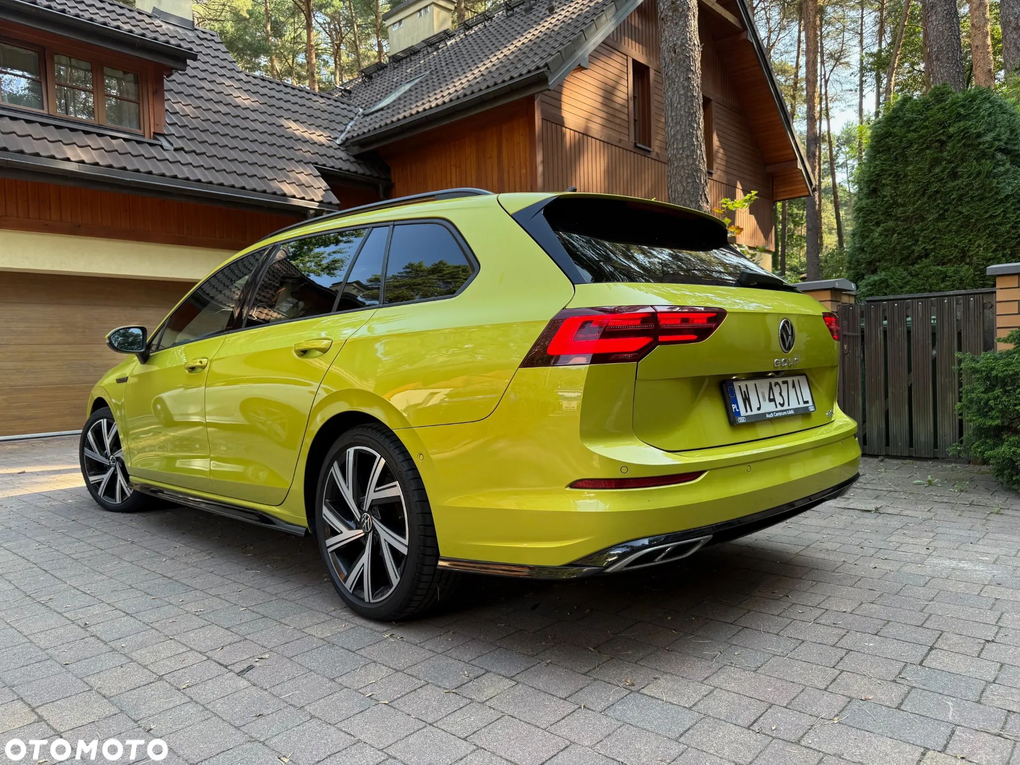 Volkswagen Golf - 1