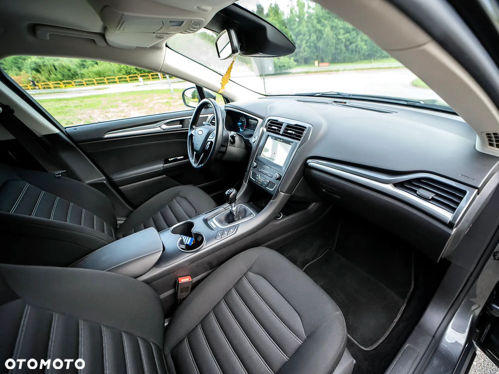Ford Mondeo - 39
