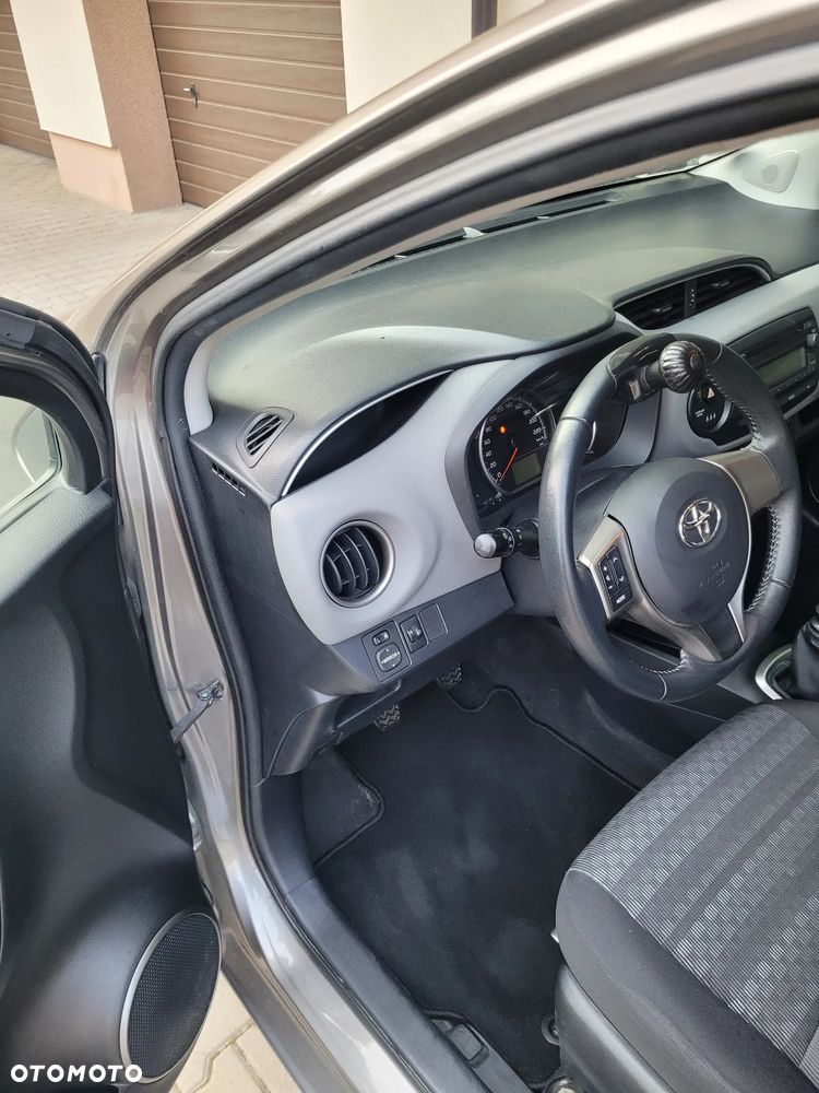 Toyota Yaris 1.33 Active EU6 - 16