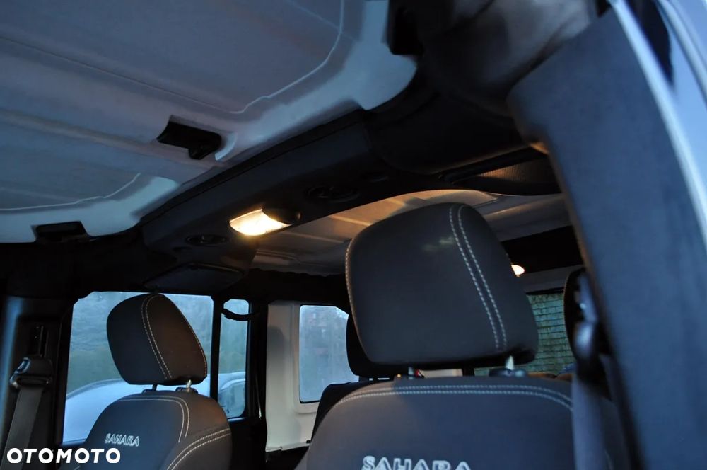 Jeep Wrangler 3.6 Unlim Sahara - 18