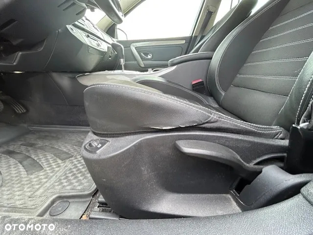 Renault Laguna Grandtour dCi 175 FAP GT - 13