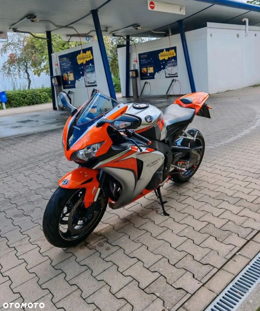 Honda CBR - 1