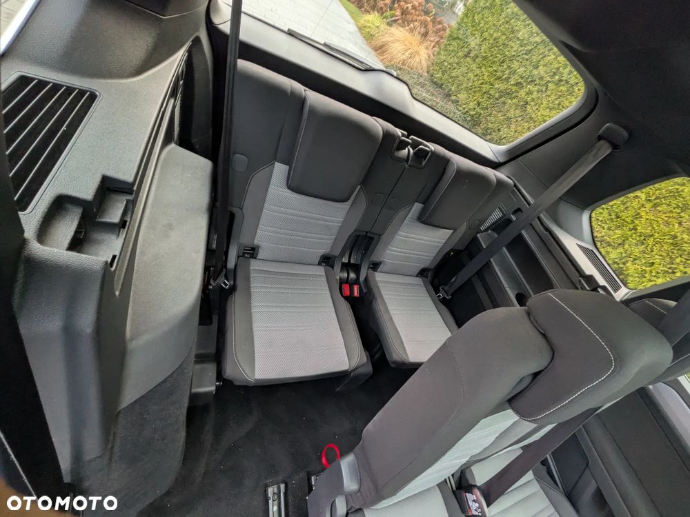 Volkswagen Touran - 20