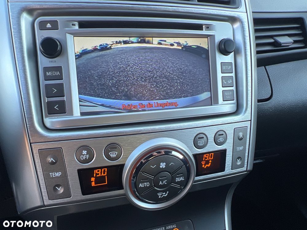 Toyota Verso 1.6 Premium - 11