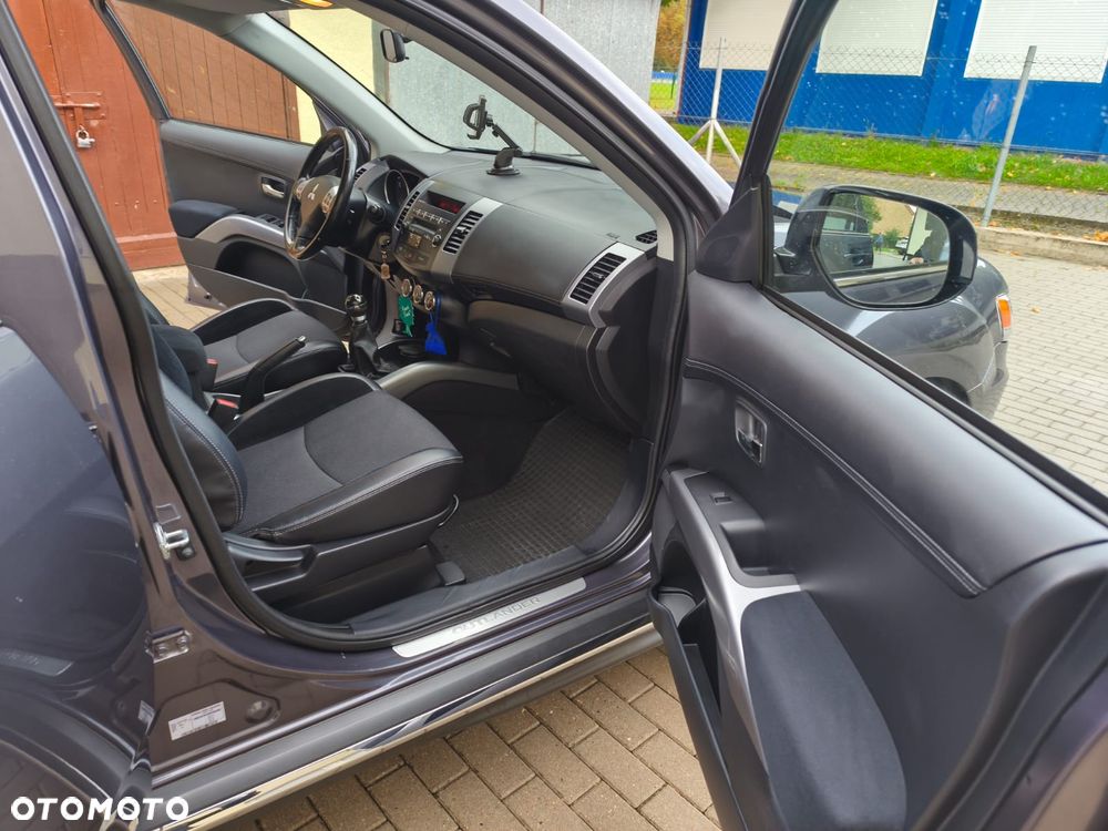Mitsubishi Outlander 2.0 Intense 2WD - 17