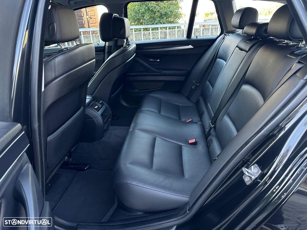 BMW 520 d Auto - 13