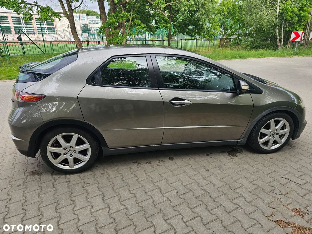 Honda Civic 1.8 Executive - 4