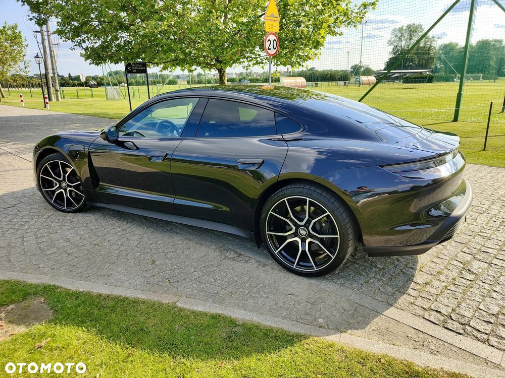 Porsche Taycan Performance Plus - 7