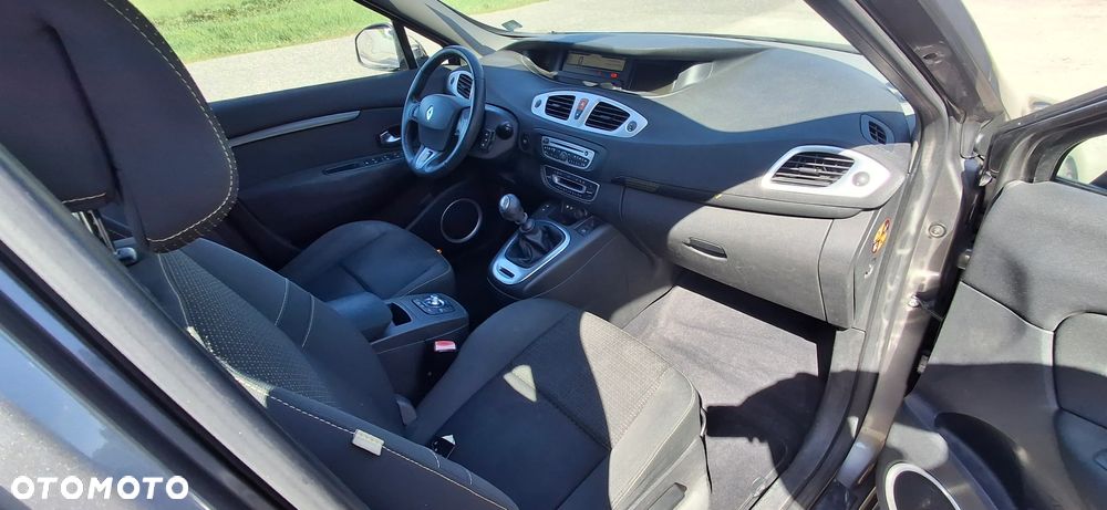 Renault Grand Scenic - 13