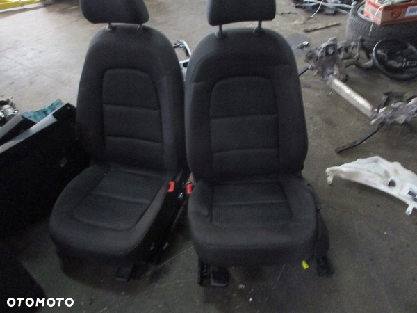 AUDI A4 B8 FOTELE KANAPA TAPICERKA