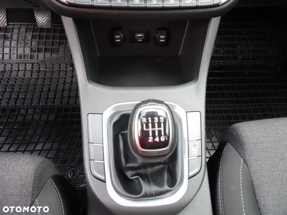 Hyundai i30 1.5 DPI Comfort - 34
