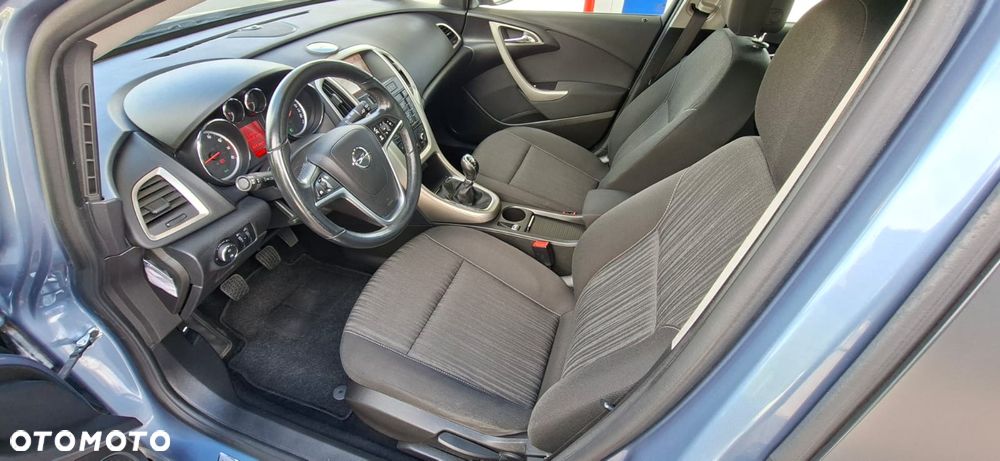 Opel Astra 1.6 Turbo Design Edition - 7