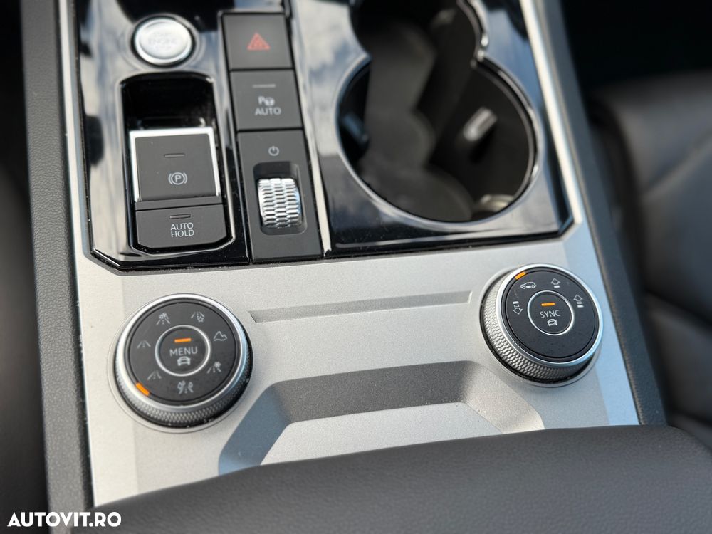 Volkswagen Touareg V6 TSI R-Style - 8