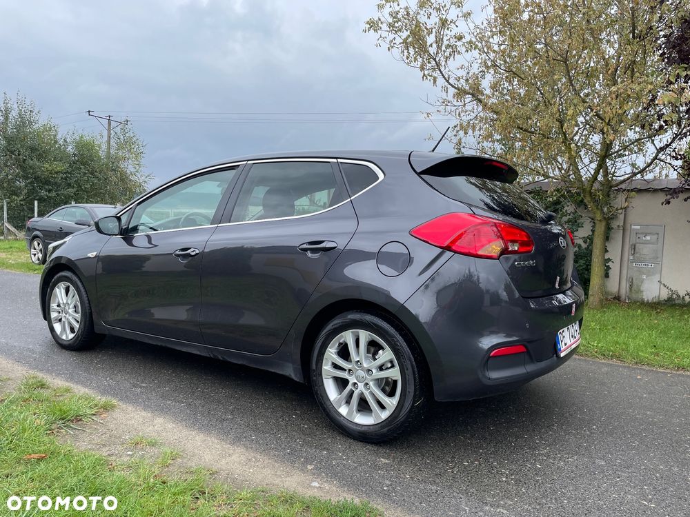 Kia Ceed 1.6 GDI Dream Team Edition - 4