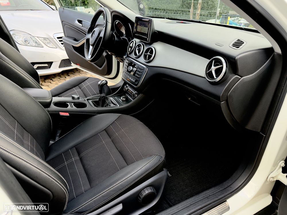 Mercedes-Benz GLA 200 CDI Urban - 42