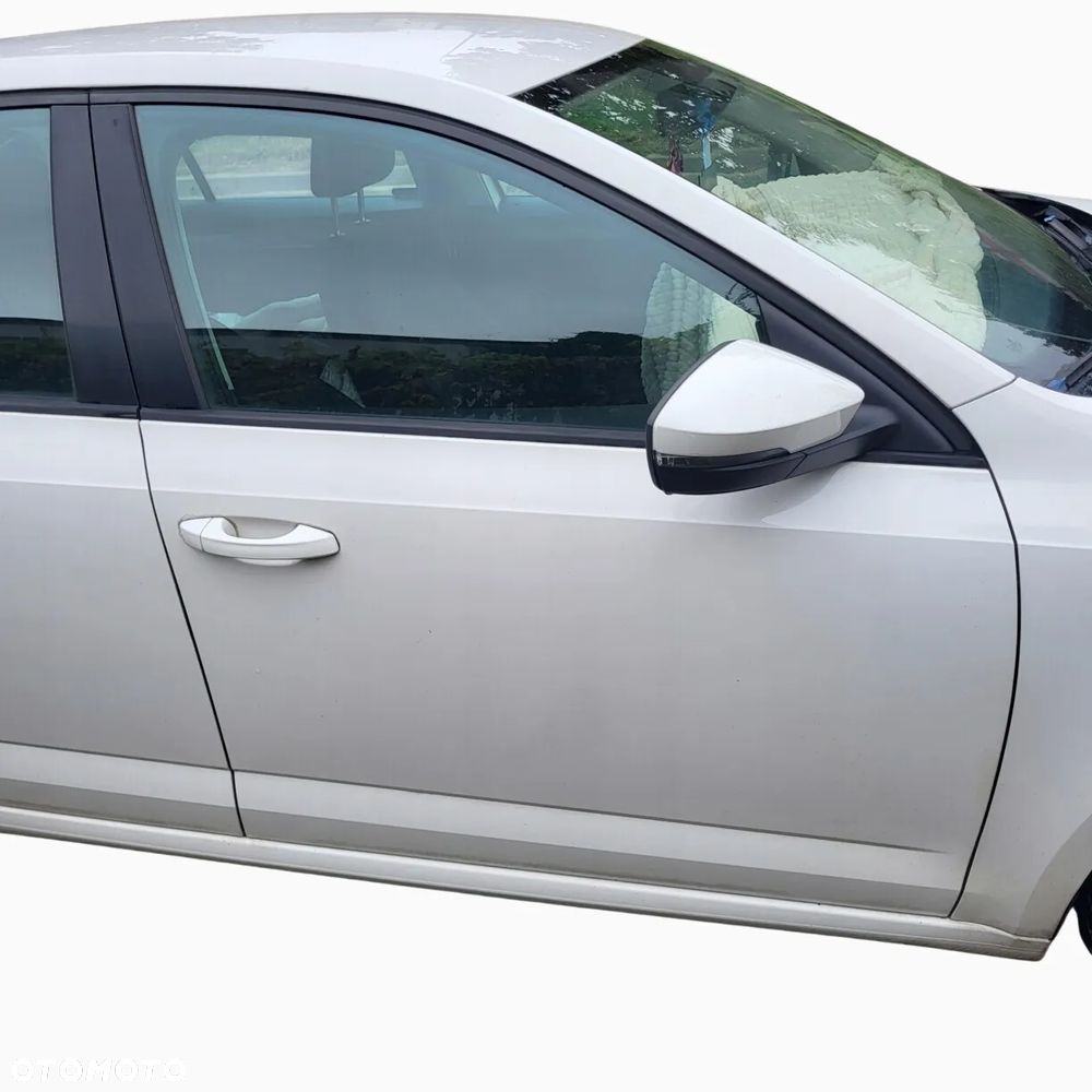 SKODA OCTAVIA III 3 LIFT KOMBI HB 2017-2020 DRZWI PRAWE PRAWY PRZÓD BIAŁE F9E