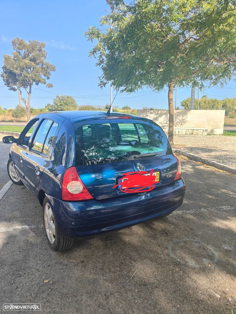 Renault Clio 1.4 16V Privilège - 5