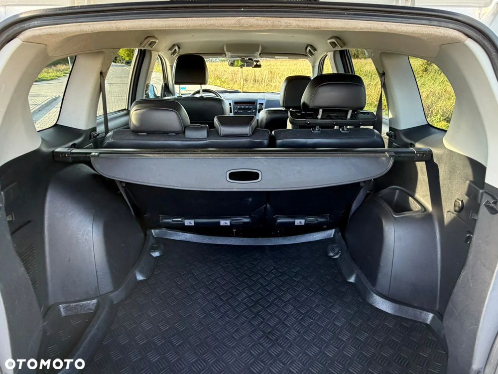 Mitsubishi Outlander - 8