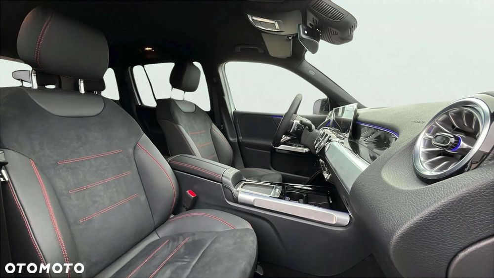 Mercedes-Benz GLB 200 d 4-Matic AMG Line 8G-DCT - 13