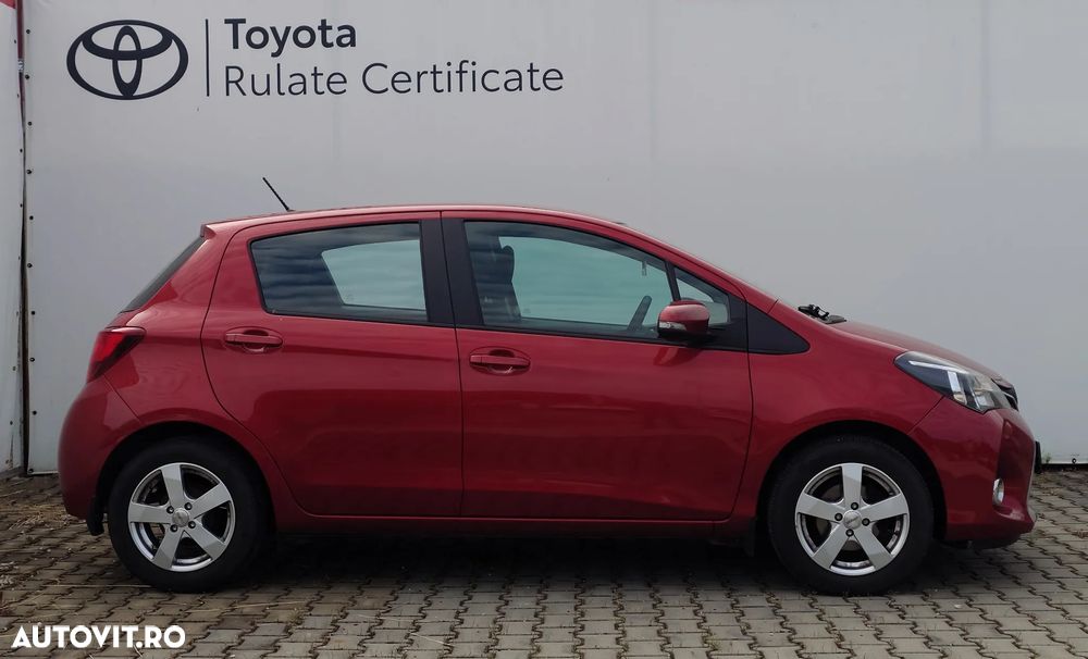 Toyota Yaris 1.33 L Dual VVT-i 5D Multidrive S Luna - 4