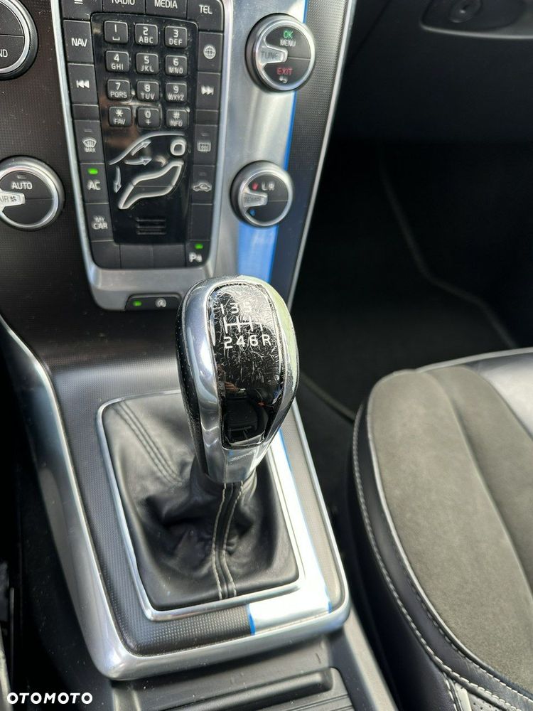 Volvo V40 - 23