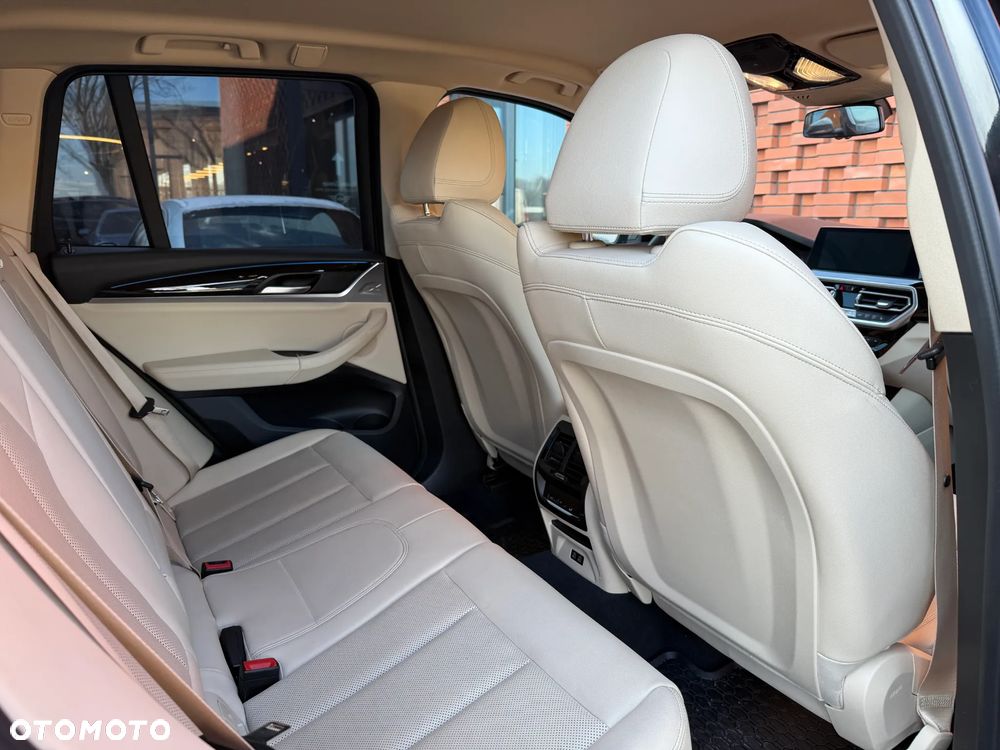 BMW X3 xDrive30e - 13