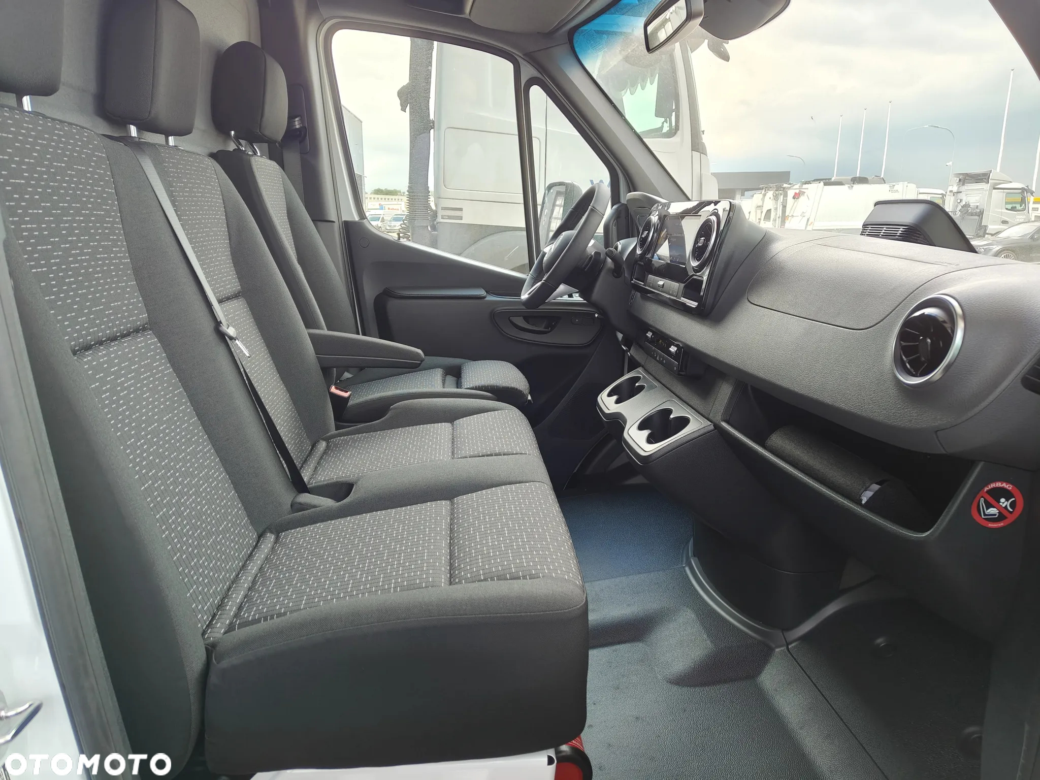 Mercedes-Benz Sprinter - 17