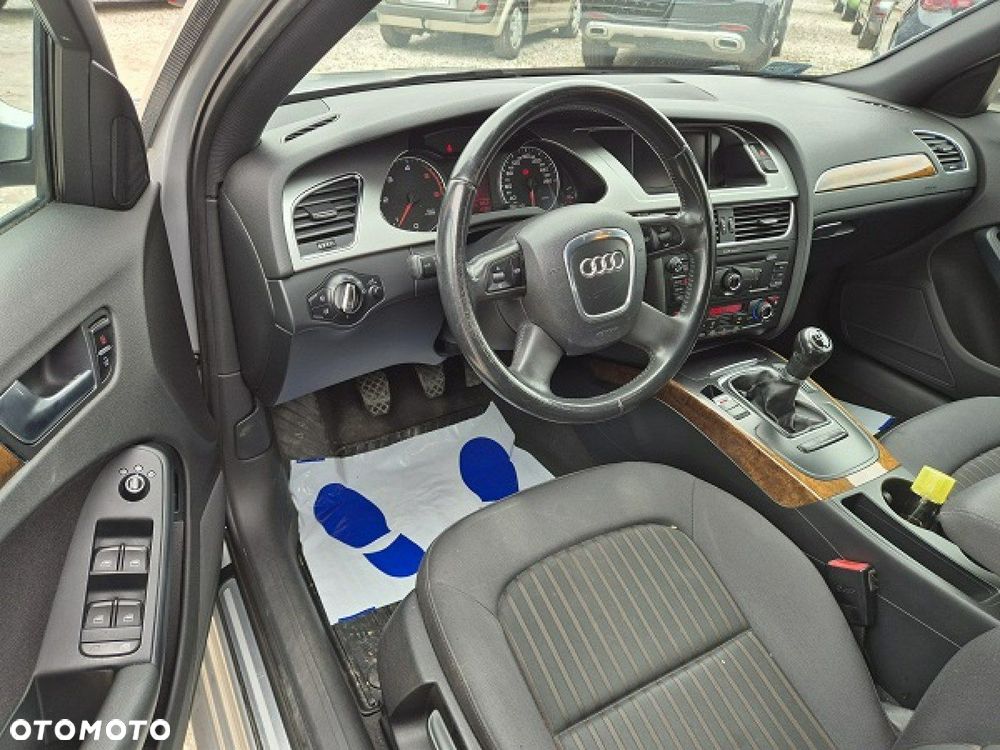 Audi A4 Limousine - 12