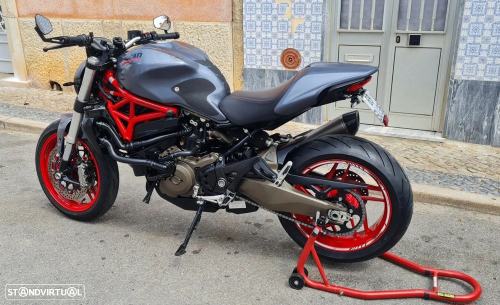 Ducati Monster - 4