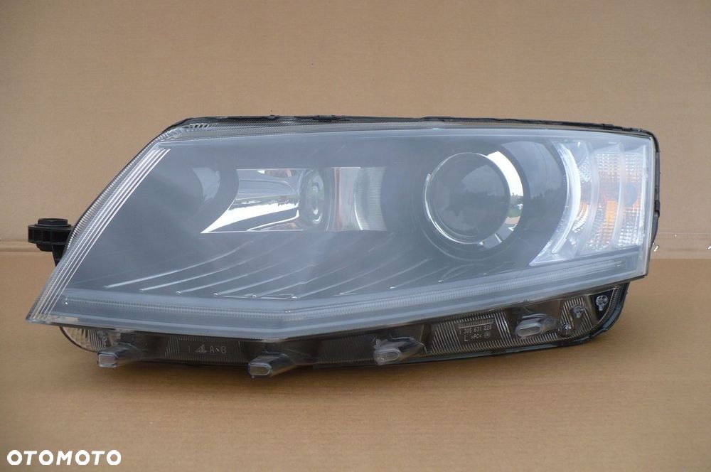 SKODA OCTAVIA III 12-16R BI-XENON RS - LAMPA PRZÓD LEWA