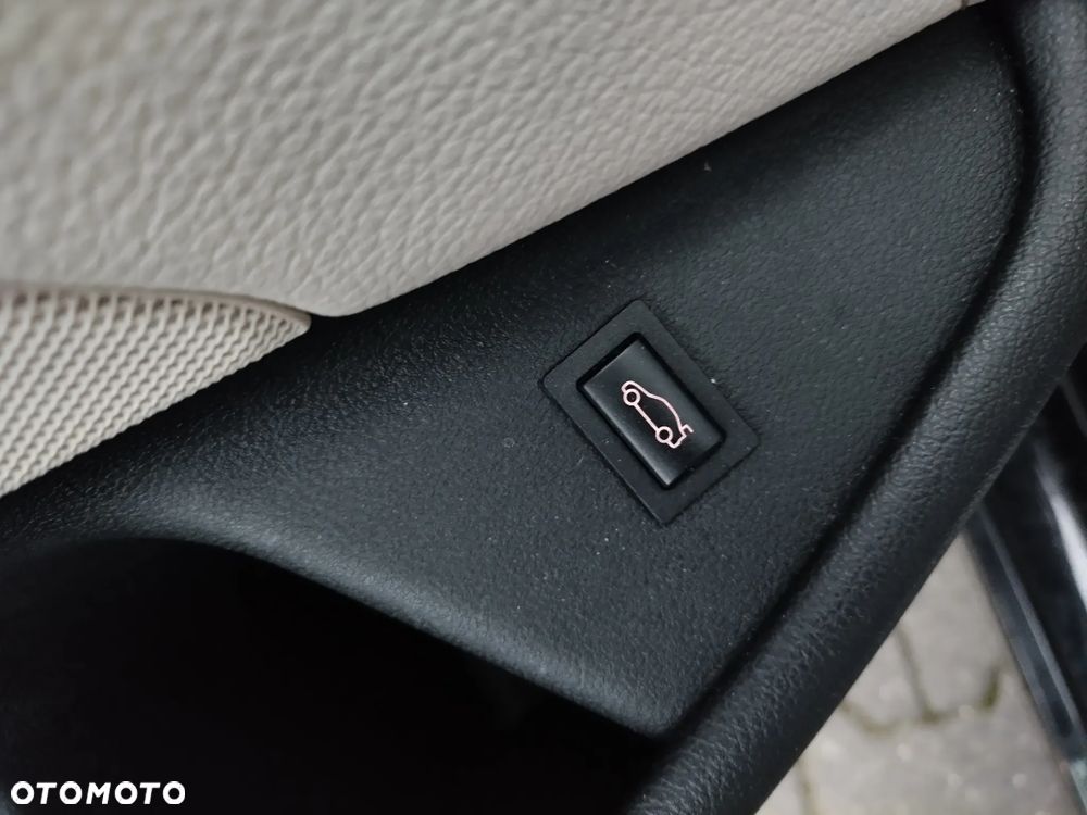 BMW Seria 5 530i xDrive Sport - 15