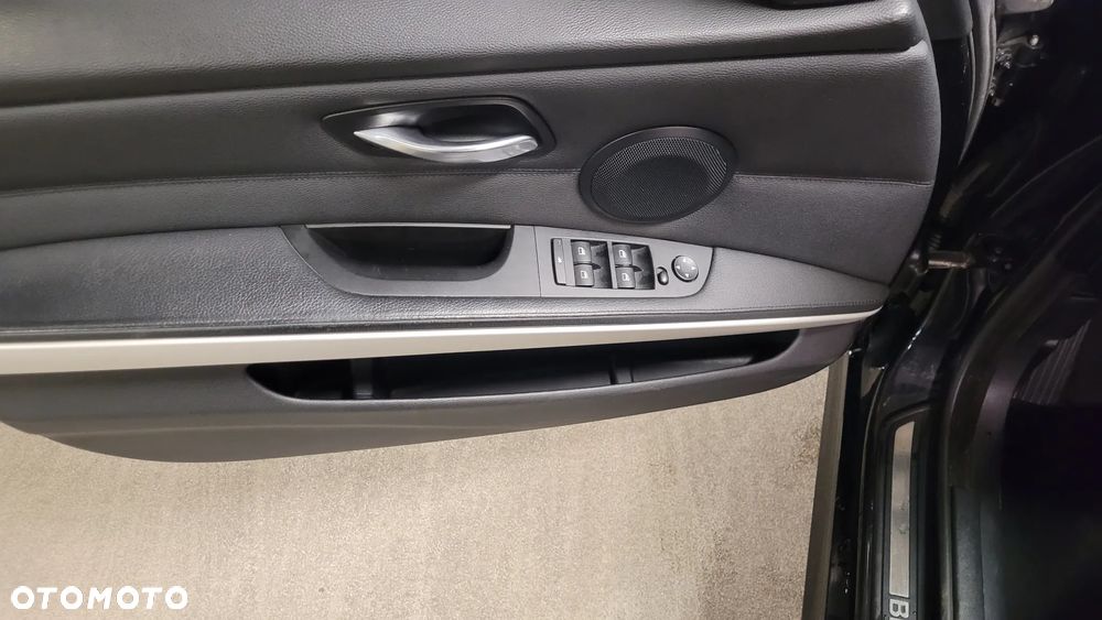 BMW Seria 3 320i - 16