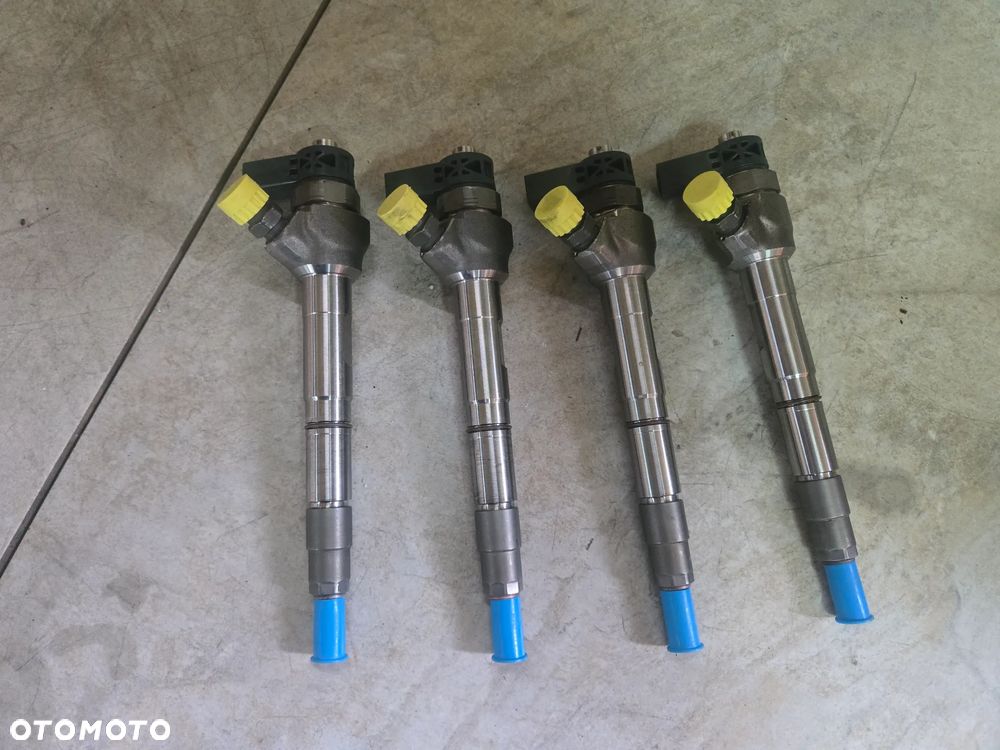 AUDI VW SKODA WTRYSKIWACZ WTRYSK 04L130277AE - 2