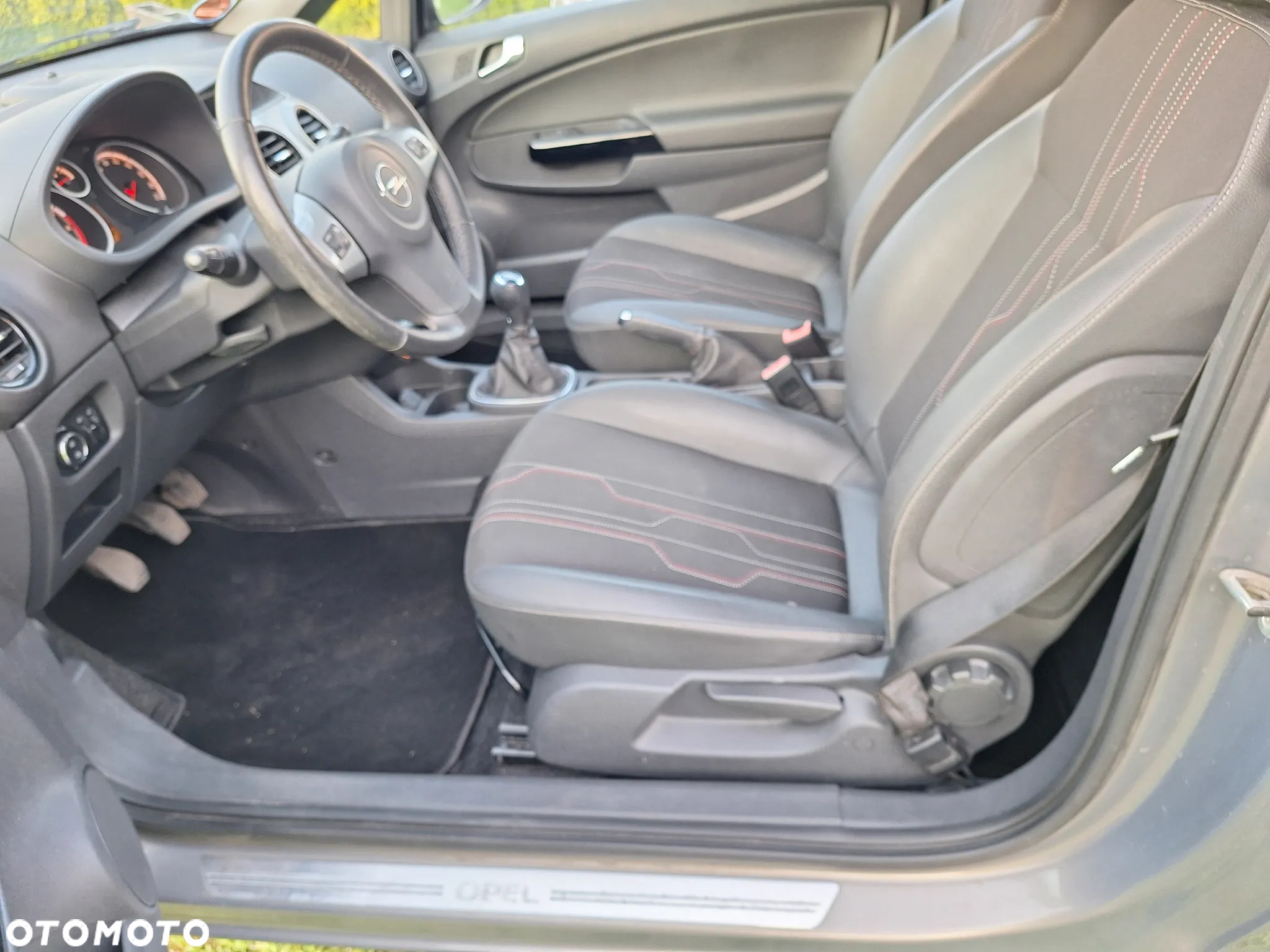 Opel Corsa 1.4 16V 150 Jahre - 15