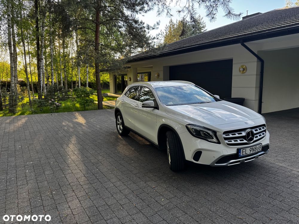 Mercedes-Benz GLA 220 4-Matic Urban - 2