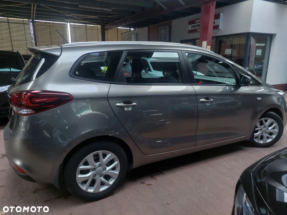 Kia Carens 1.6 GDI L - 10
