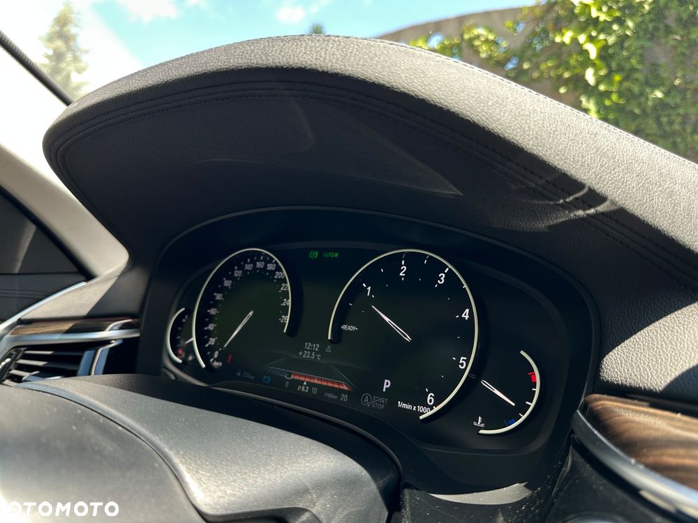 BMW Seria 5 520d Luxury Line - 9
