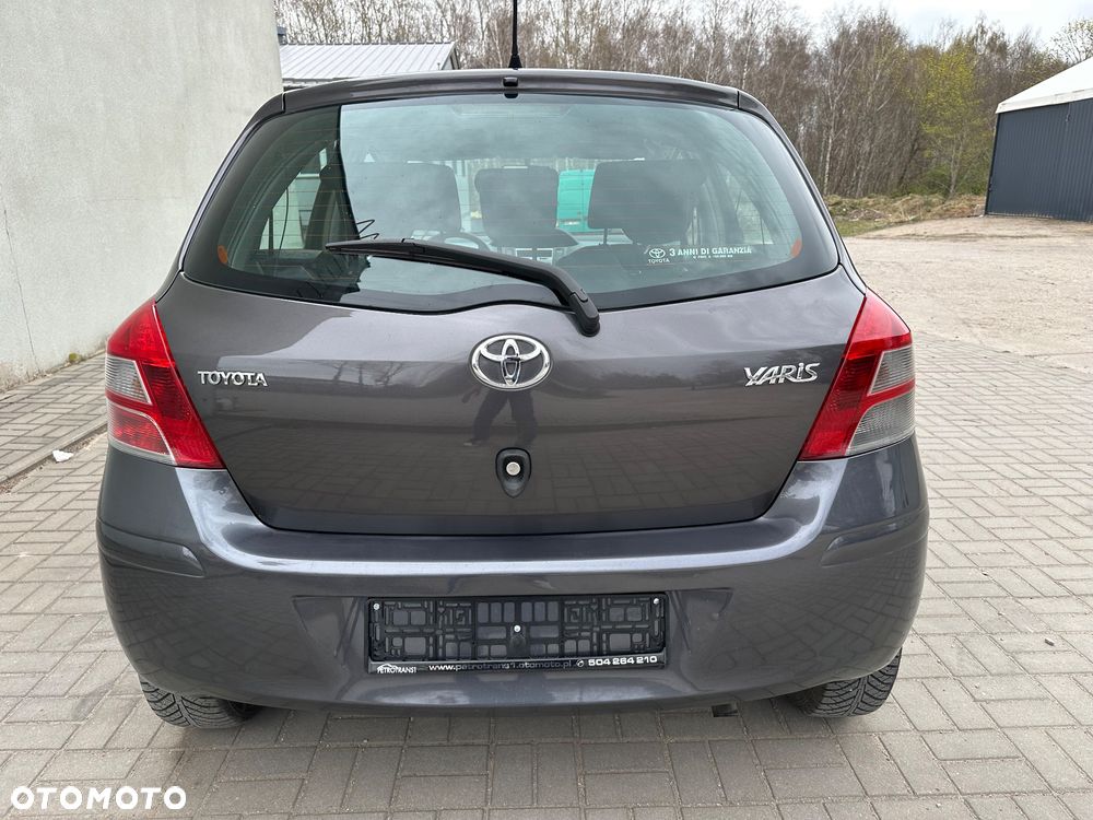 Toyota Yaris 1.4 D-4D - 12